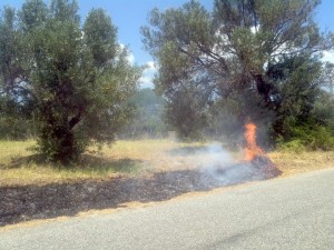 FOTO NEWS | Soverato – Incendio in Via Don Pilla