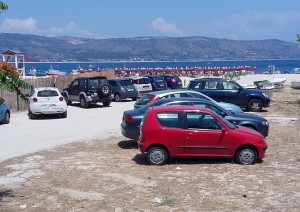 Soverato – Ma il divieto di sosta serve per abbellire!?