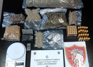 In casa con 2 kg di marijuana, arrestato 30enne