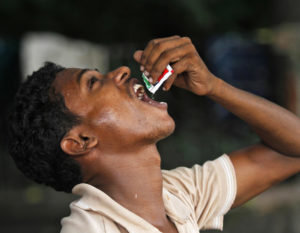 Troppi tumori, l’India vieta il tabacco da masticare. Proibita produzione, distribuzione e vendita