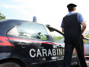 Aggredisce carabinieri per evitare alcoltest, arrestato 57enne nel catanzarese