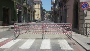 Soverato – Cede carreggiata, voragine sul Corso Umberto I