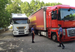 Rubano camion in Calabria, due arresti in Basilicata per ricettazione e riciclaggio