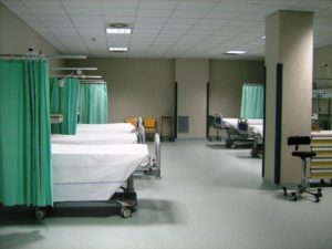Rapinato un medico durante la visita in ospedale