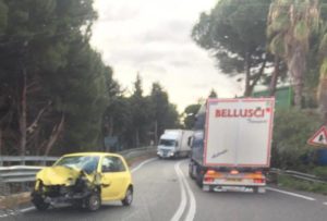 Incidente stradale nei pressi della Galleria di Copanello