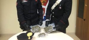 Fermati con 300 grammi di marijuana nello zainetto, due giovani arrestati