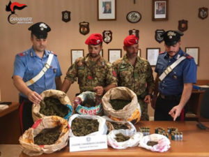 Trovati dai carabinieri 9 chili di marijuana e armi