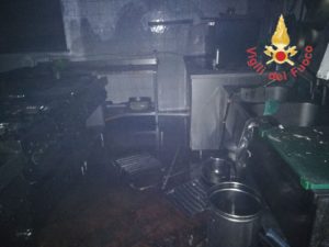 FOTO | Incendio in un ristorante di Catanzaro