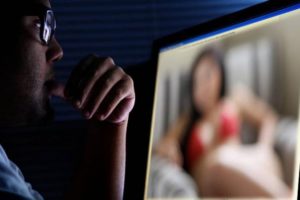 Sextortion. Estorsioni sessuali online. L’allerta su Comissariato di PS On Line della Polizia Postale