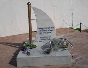Soverato – Commemorazione delle vittime dell’alluvione del 2000, inaugurata una stele