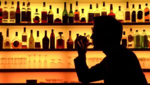 Droga in un locale, barman arrestato per spaccio