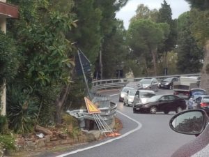FOTO NEWS | Incidente sulla Statale 106 a Copanello