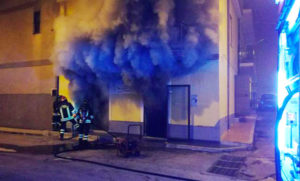 Incendio in un negozio di scarpe, indagini dei carabinieri