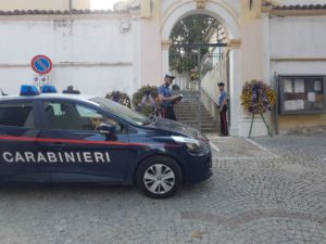 Trovate munizioni nel cimitero, indagini dei carabinieri
