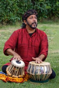 Chiaravalle Centrale, musica per la pace con i maestri indiani Bhatt e Khan