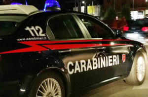 Aggredisce i carabinieri durante controllo, 30enne finisce agli arresti domiciliari