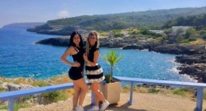Le ballerine Claudia e Myriam tra le vittime del torrente: “Erano inseparabili”