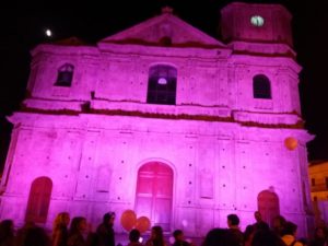 La sede del Comune e il Duomo di Borgia si tingono di rosa nel nome della lotta al tumore al seno