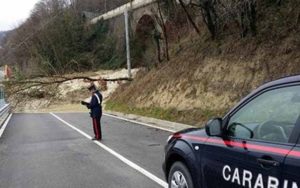 Maltempo – Carabinieri soccorrono coppia di anziani, casa rasa al suolo dal fango poco dopo