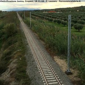 Ferrovia Jonica – Procedono i lavori di elettrificazione
