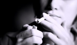 Sigarette responsabili di un quarto dei decessi per cancro
