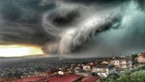 Maltempo – Temporali e venti di burrasca in arrivo sulla Calabria