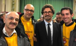 Soverato – Il Ministro Toninelli abbraccia commosso le famiglie delle vittime della S.S.106