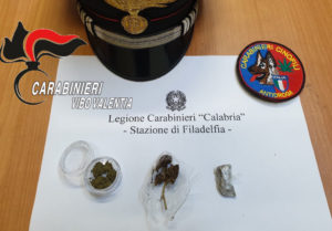 Controlli antidroga dei carabinieri nelle scuole, trovata marijuana