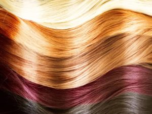 Conservanti proibiti, pigmenti vietati rilevati in diverse tinte per capelli. Ritirati 13 coloranti