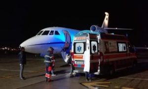 Neonato in pericolo di vita trasferito a Genova con volo dell’Aeronautica Militare
