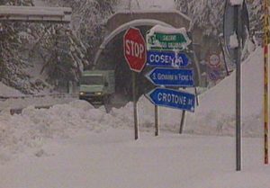 Imperversa il maltempo in Calabria, torna la neve in Sila