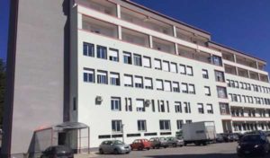 Ascensore rotto nell’ospedale di Serra San Bruno, il defunto resta in reparto