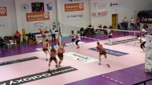 Volley – Un gran Soverato cede al tie break alla capolista Perugia