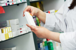 Farmaco per la tosse e le malattie da raffreddamento ritirato dalle farmacie. Ecco la marca, i lotti e info