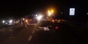 Brutto incidente sulla Ss 106, tre le auto coinvolte