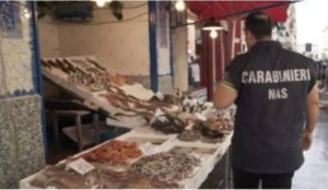 Sequestrati prodotti ittici in una pescheria, a rischio la salute pubblica