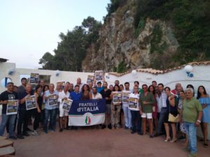 Stalettì – Fratelli d’Italia scende in piazza per dire no al governo salva poltrone