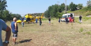 Cade dalla moto mentre si reca al matrimonio della cugina, 39enne ferito trasportato all’ospedale di Catanzaro