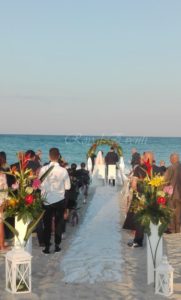 Da Milano sulla spiaggia di Isca marina per un matrimonio esotico!