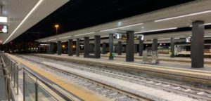 Uomo muore investito da un treno in stazione
