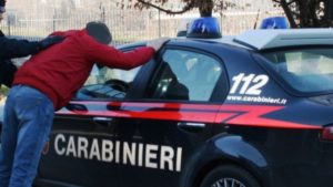 ‘Ndrangheta – Imprenditore arrestato per estorsione, sequestrate tre attività commerciali