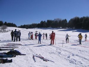 Le piste di sci chiuse per neve, i candidati e la signora prefetto