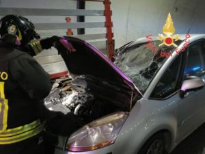 Incidente in galleria sulla Statale 106/Var A a Catanzaro, feriti i conducenti