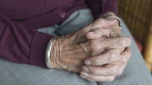 Gli anziani in Calabria non sono “un peso” ma una risorsa. Quasi il 50% salva i bilanci familiari