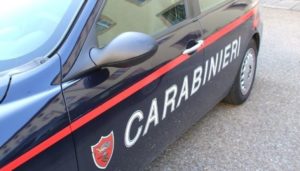 Diciassettenne tenta il suicidio nel bagno di casa, salvata dai carabinieri