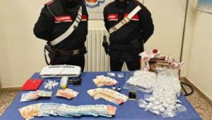 Cocaina dalla Calabria alle Marche su bus di linea, cinque arresti