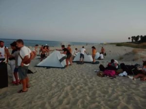Schiusa delle uova di tartaruga sulla spiaggia di Soverato