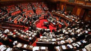 Parlamenti e antiparlamentarismo