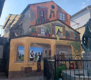 Amaroni, la città del miele si arricchisce di un nuovo murale