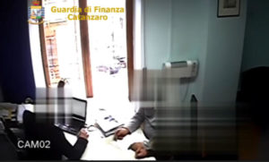 Sottratti fondi per bandi servizi anziani, a giudizio 11 dipendenti Asp di Catanzaro